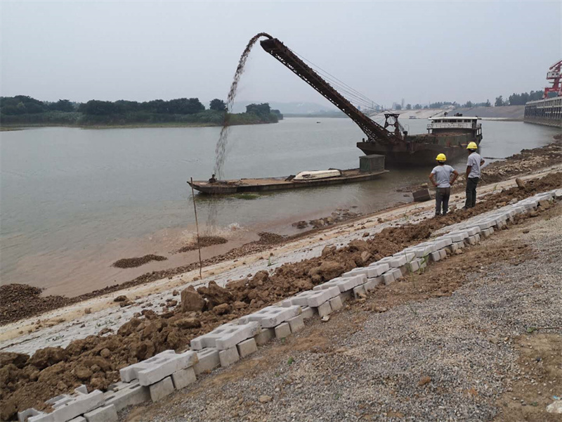 湖南小山建設(shè)有限公司,承接水利水電工程,承接河湖疏浚工程,機(jī)械設(shè)備租賃,建材銷售,小山建設(shè)